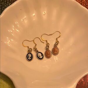 Elegant Black and Gold Earrings with Minimalist Design